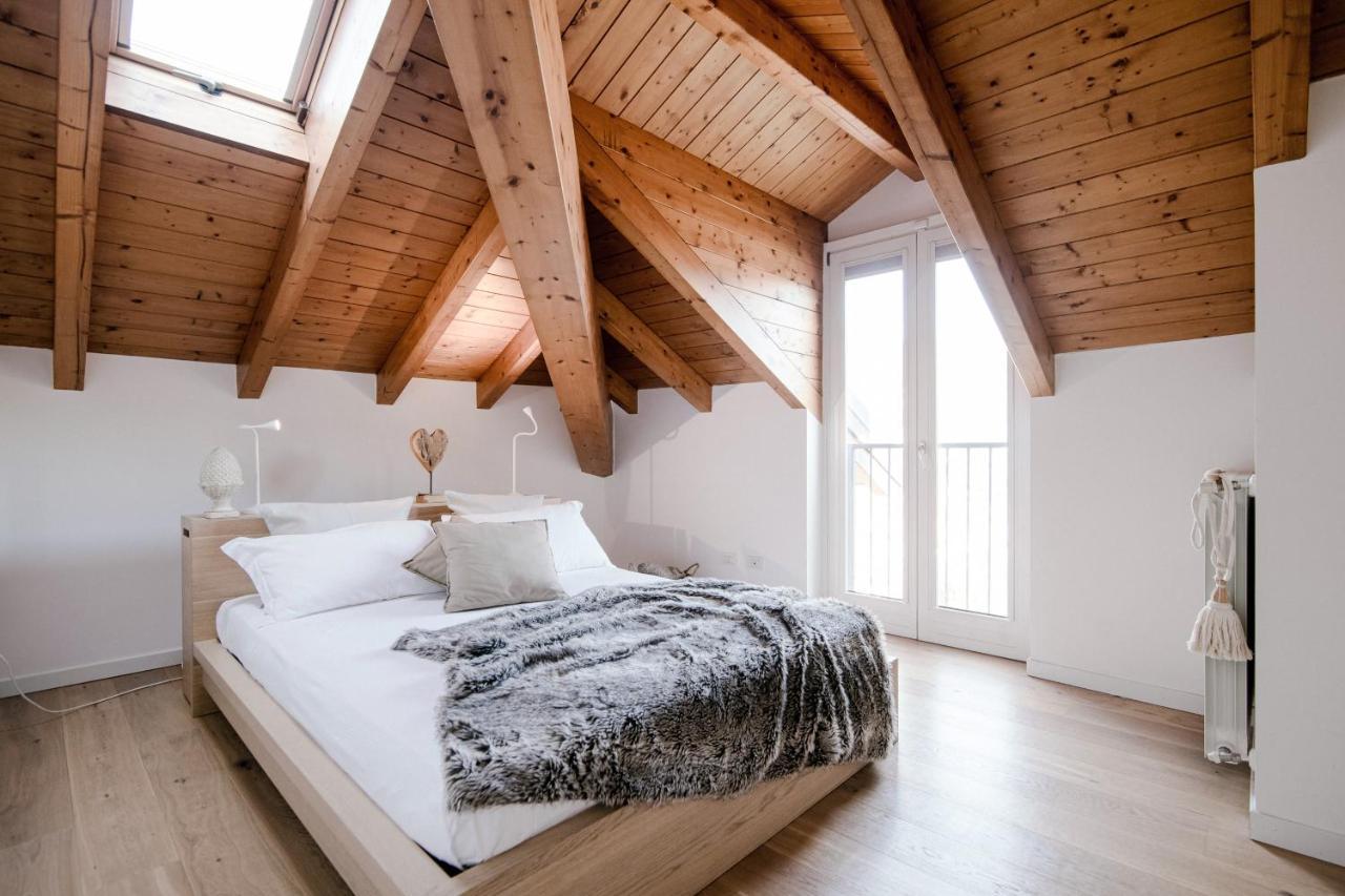 Modern Luxury Attic - Bymyhomeinקומו מראה חיצוני תמונה